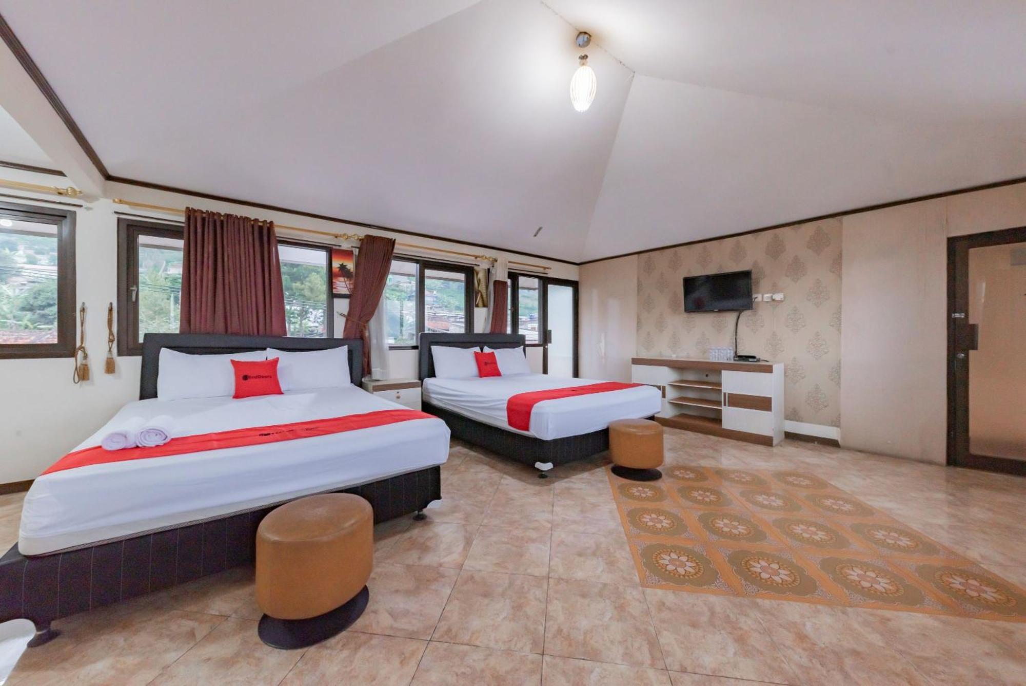 Hotel Reddoorz Near Cikole Lembang Extérieur photo
