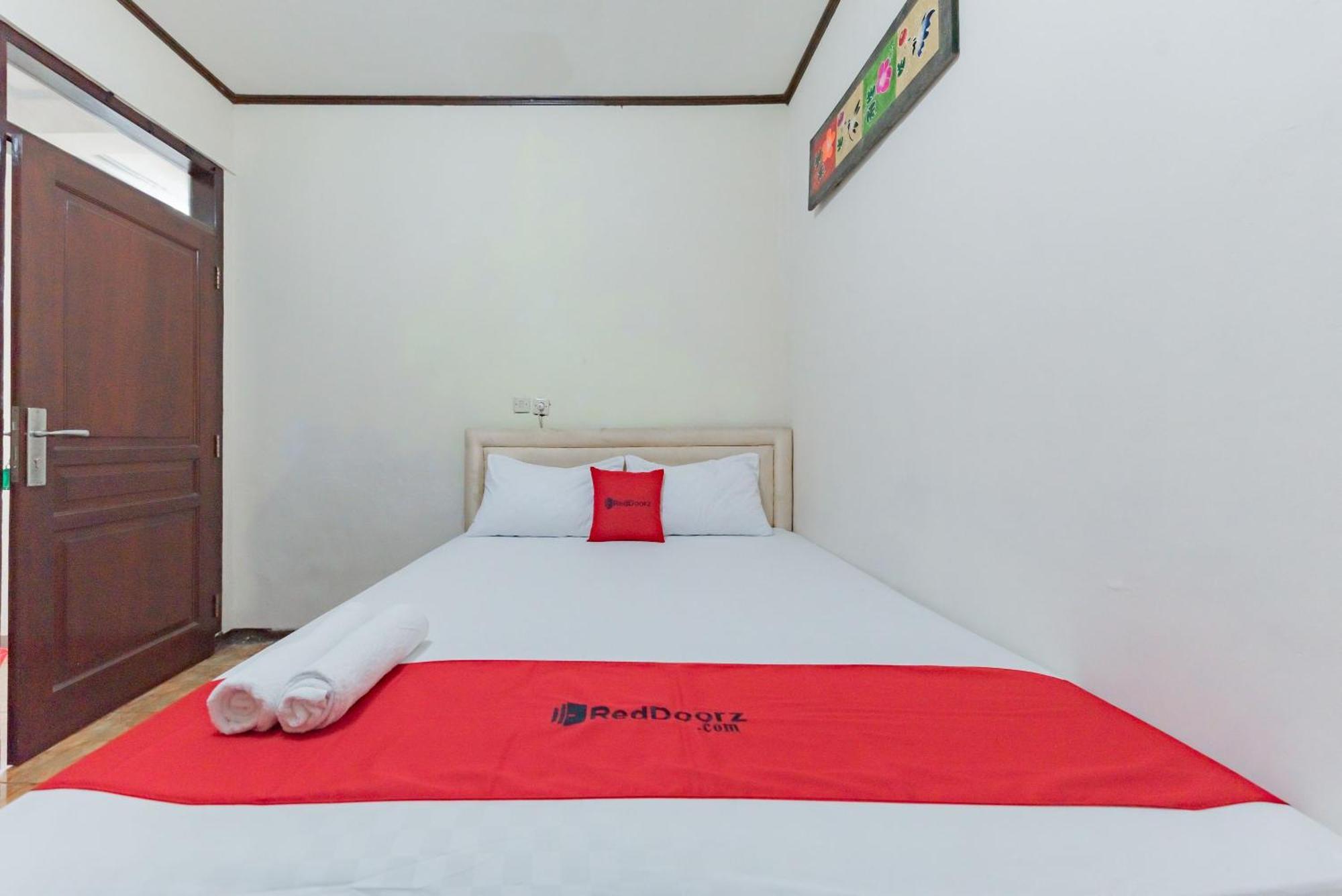 Hotel Reddoorz Near Cikole Lembang Extérieur photo