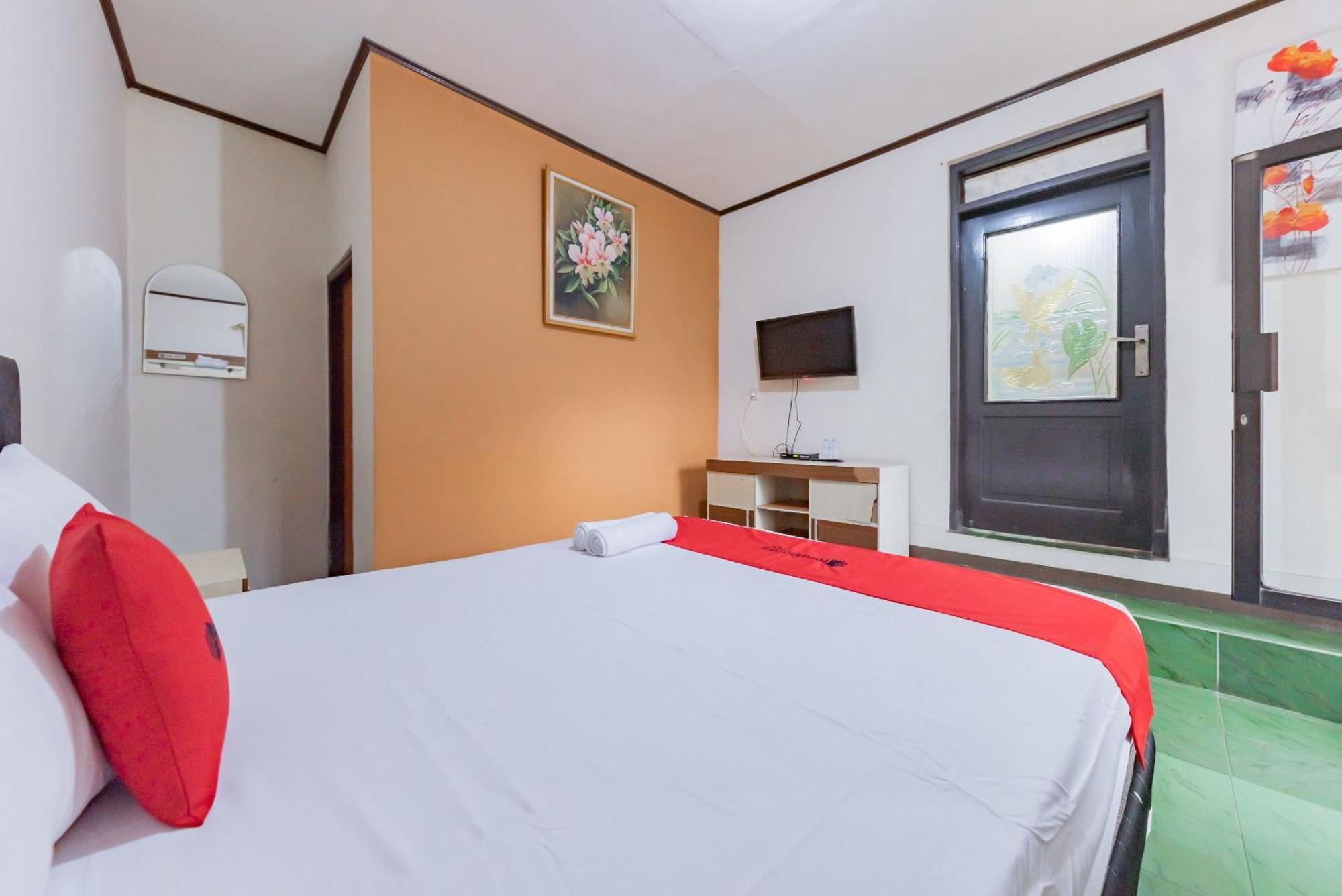 Hotel Reddoorz Near Cikole Lembang Extérieur photo