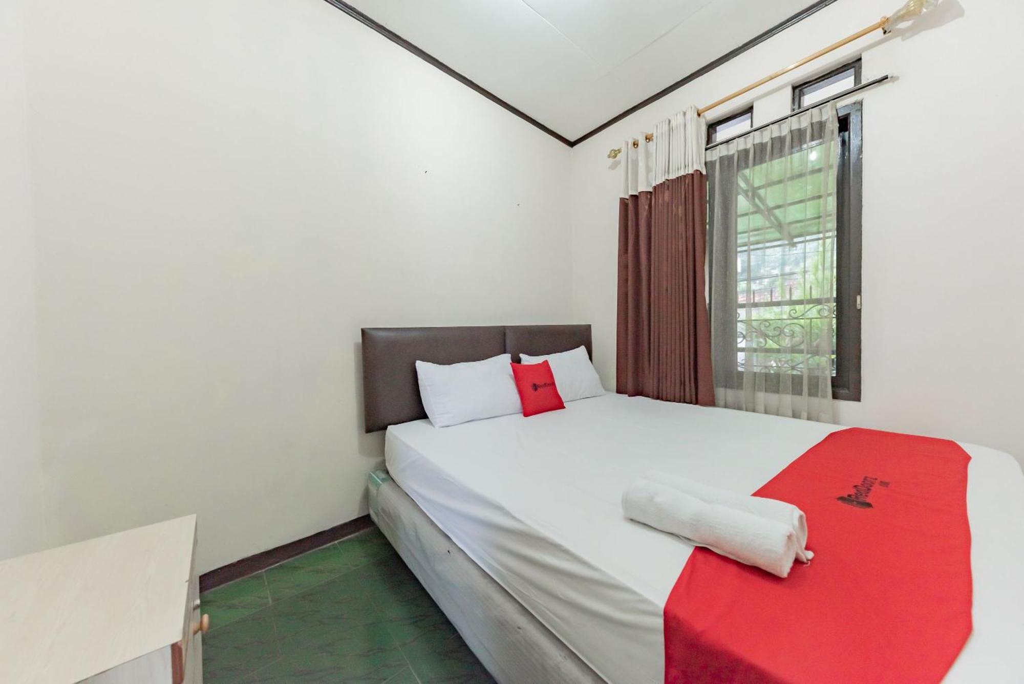 Hotel Reddoorz Near Cikole Lembang Extérieur photo