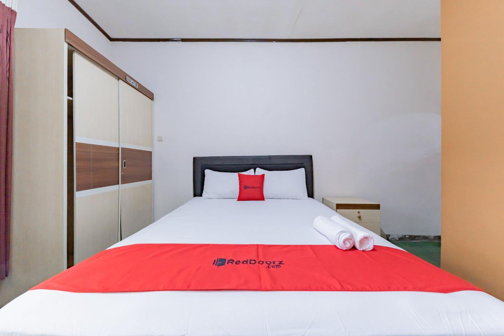 Hotel Reddoorz Near Cikole Lembang Extérieur photo