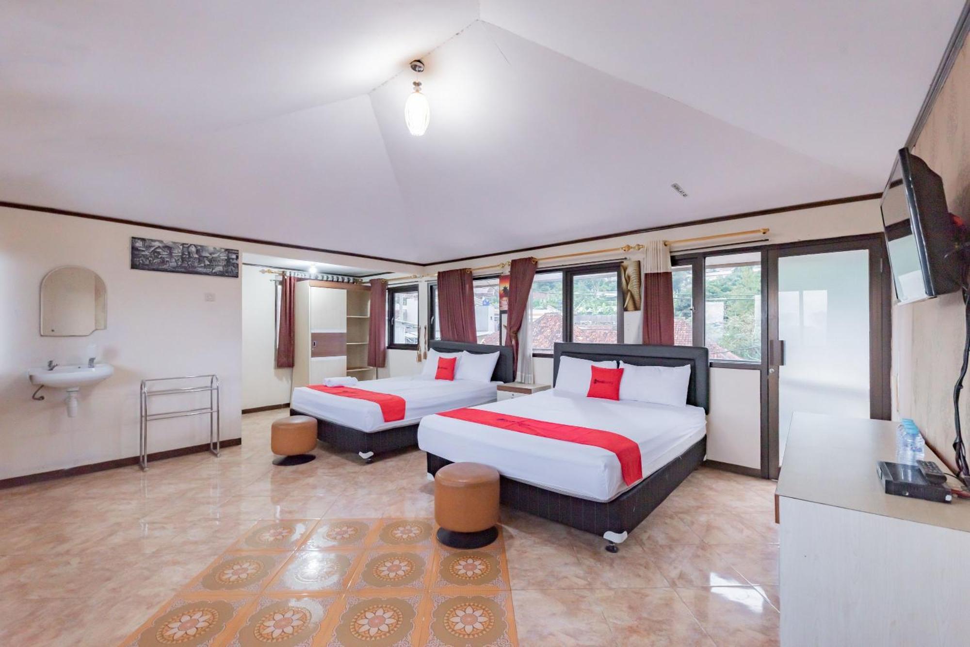 Hotel Reddoorz Near Cikole Lembang Extérieur photo