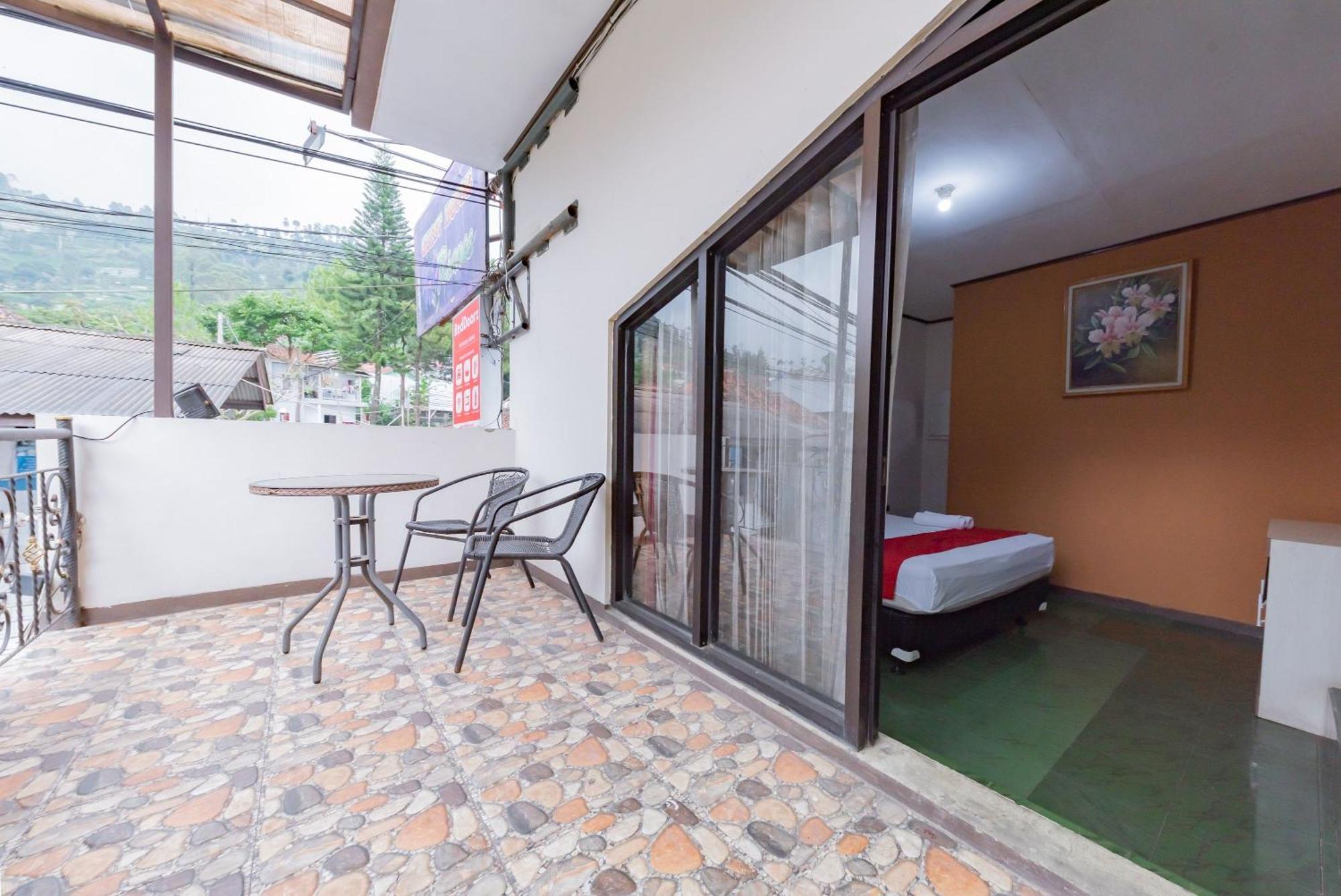 Hotel Reddoorz Near Cikole Lembang Extérieur photo