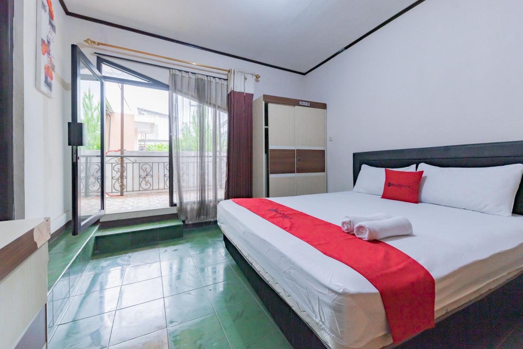 Hotel Reddoorz Near Cikole Lembang Extérieur photo