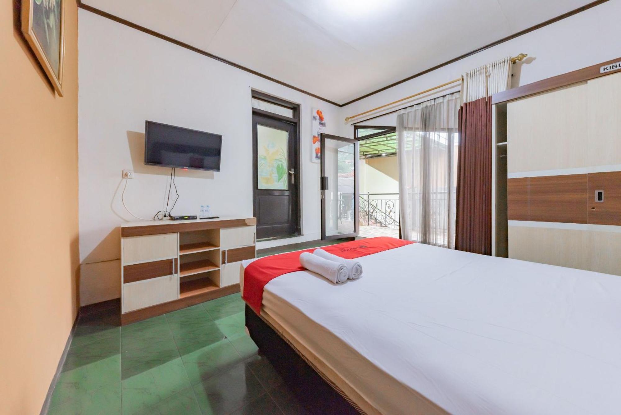 Hotel Reddoorz Near Cikole Lembang Extérieur photo