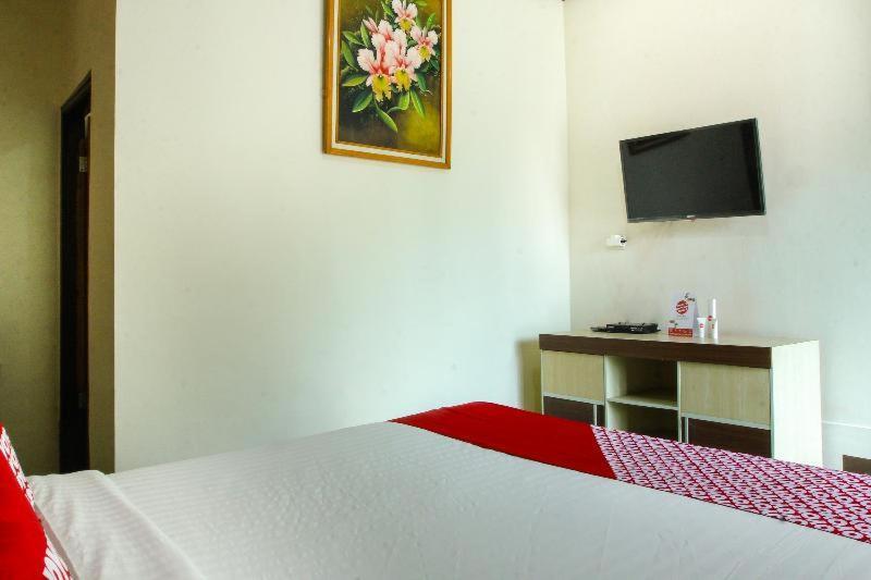 Hotel Reddoorz Near Cikole Lembang Chambre photo